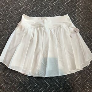 NWT Old Navy White Pleated Skirt